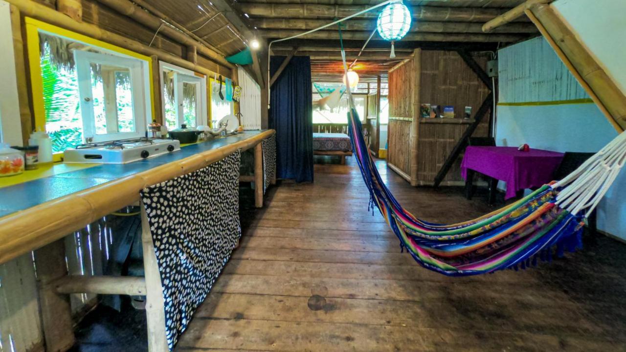 Raices Mompiche Hotel Buitenkant foto