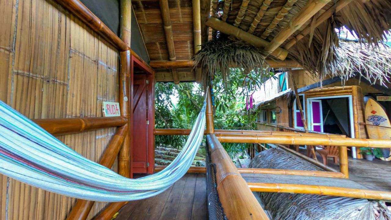 Raices Mompiche Hotel Buitenkant foto