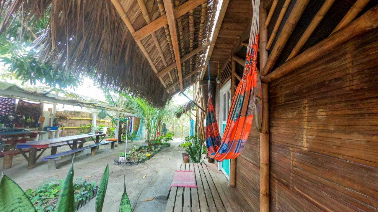Raices Mompiche Hotel Buitenkant foto